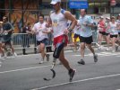 20080727-nyc-half-marathon-22-one-legged-runner-53-minutes-in.jpg